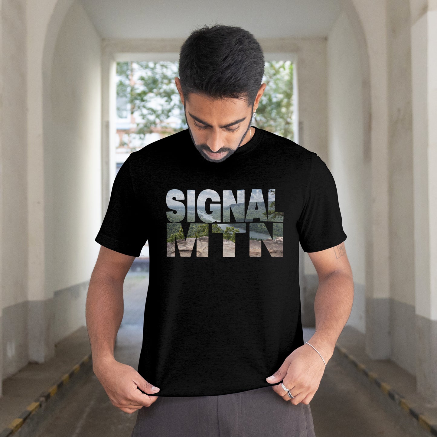 SIGNAL MTN | River View | T-Shirt | Black |Unisex